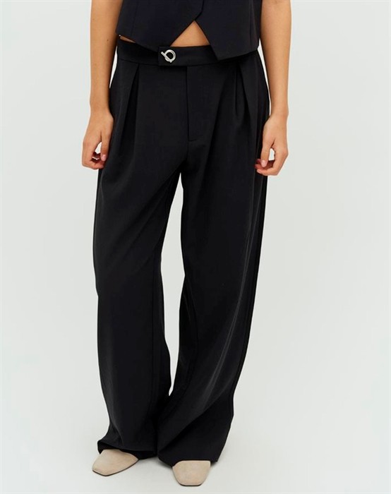 Rosalyn-M Bukser - Black 